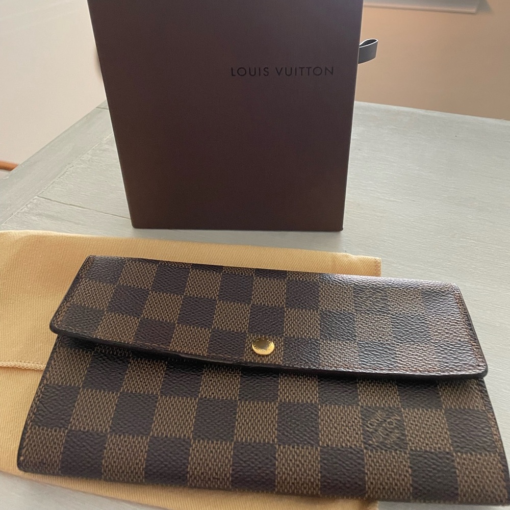 Louis Vuitton Damier Wallet with Box and Dust Bag